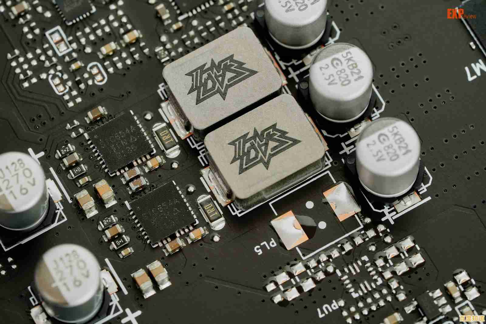 显卡天梯图全面更新:详细对比当前热门型号,助你找到最适合的显卡选择! 显卡天梯图全面更新:详细对比当前热门型号,助你找到最适合的显卡选择!