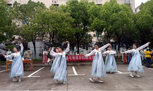 想体验多彩校园生活?樱花高校生活体验让你成为校园主角!