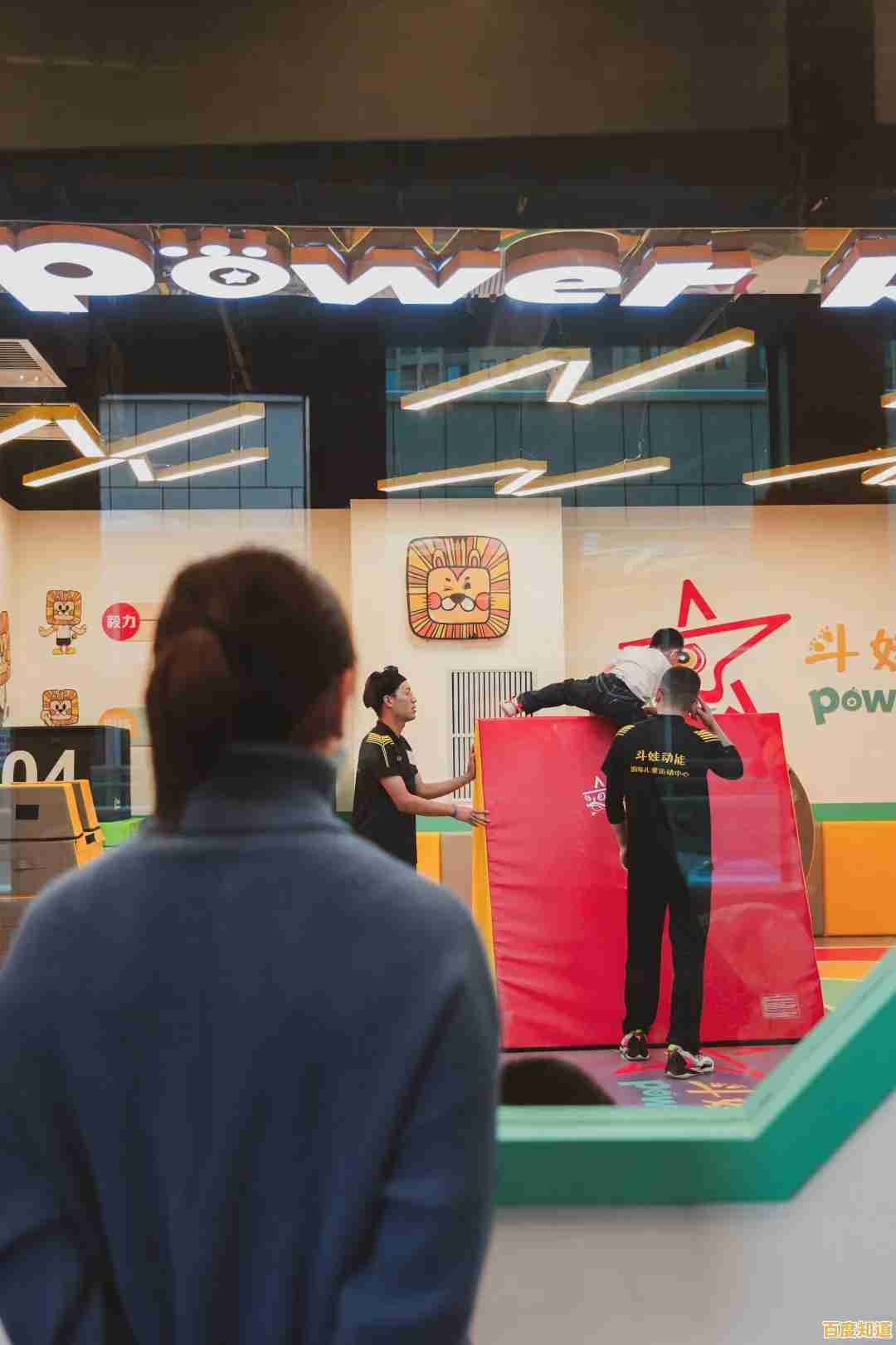 还在寻找竖屏跑酷游戏的乐趣？街区跑酷》等你来挑战高分！