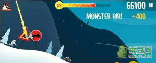 《滑雪大冒险老版本》遇到雪怪老鹰别慌，你的炫酷滑雪技巧准备好了吗？