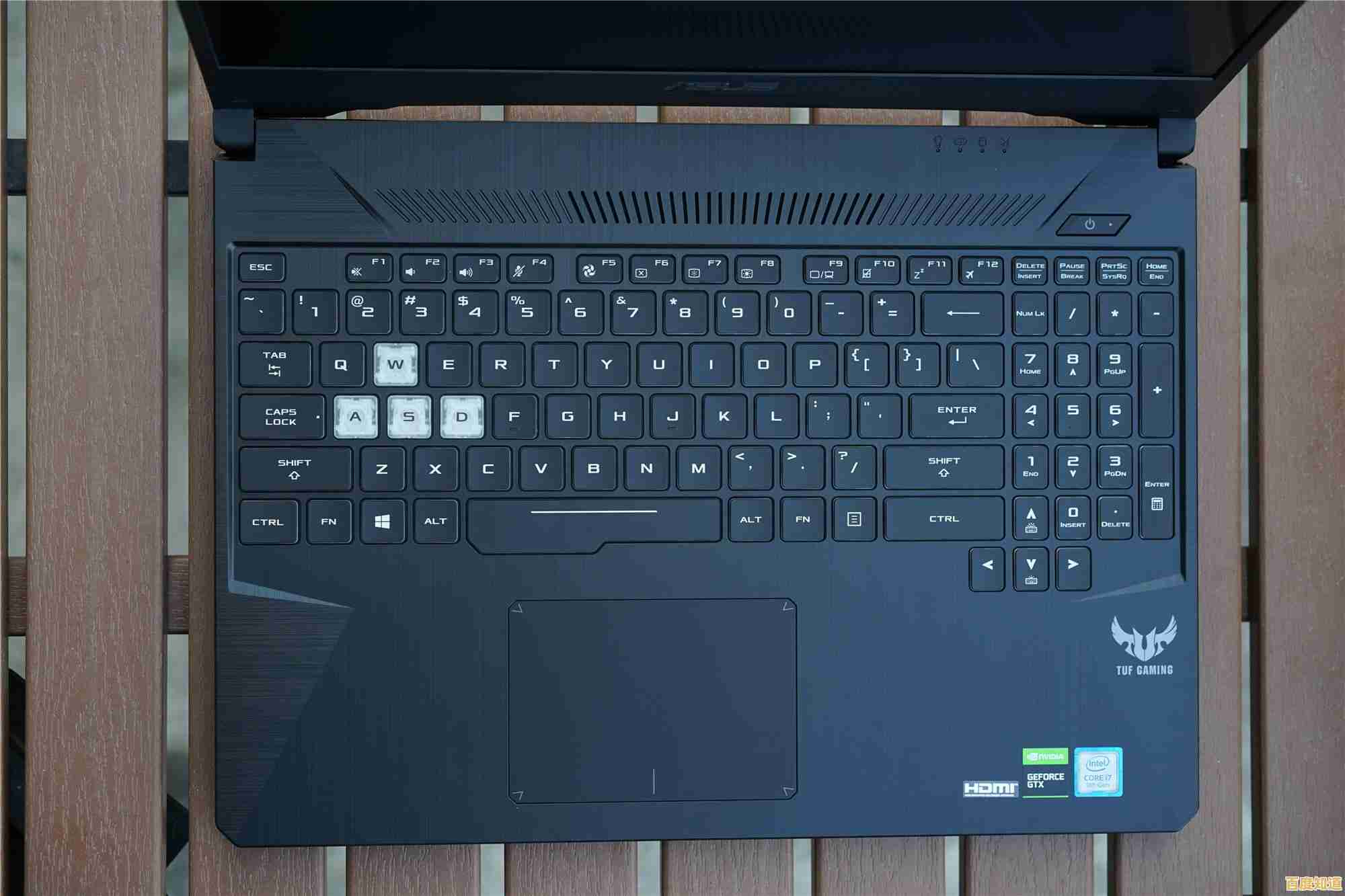 华硕飞行堡垒：为硬核玩家量身定制的顶级电竞装备